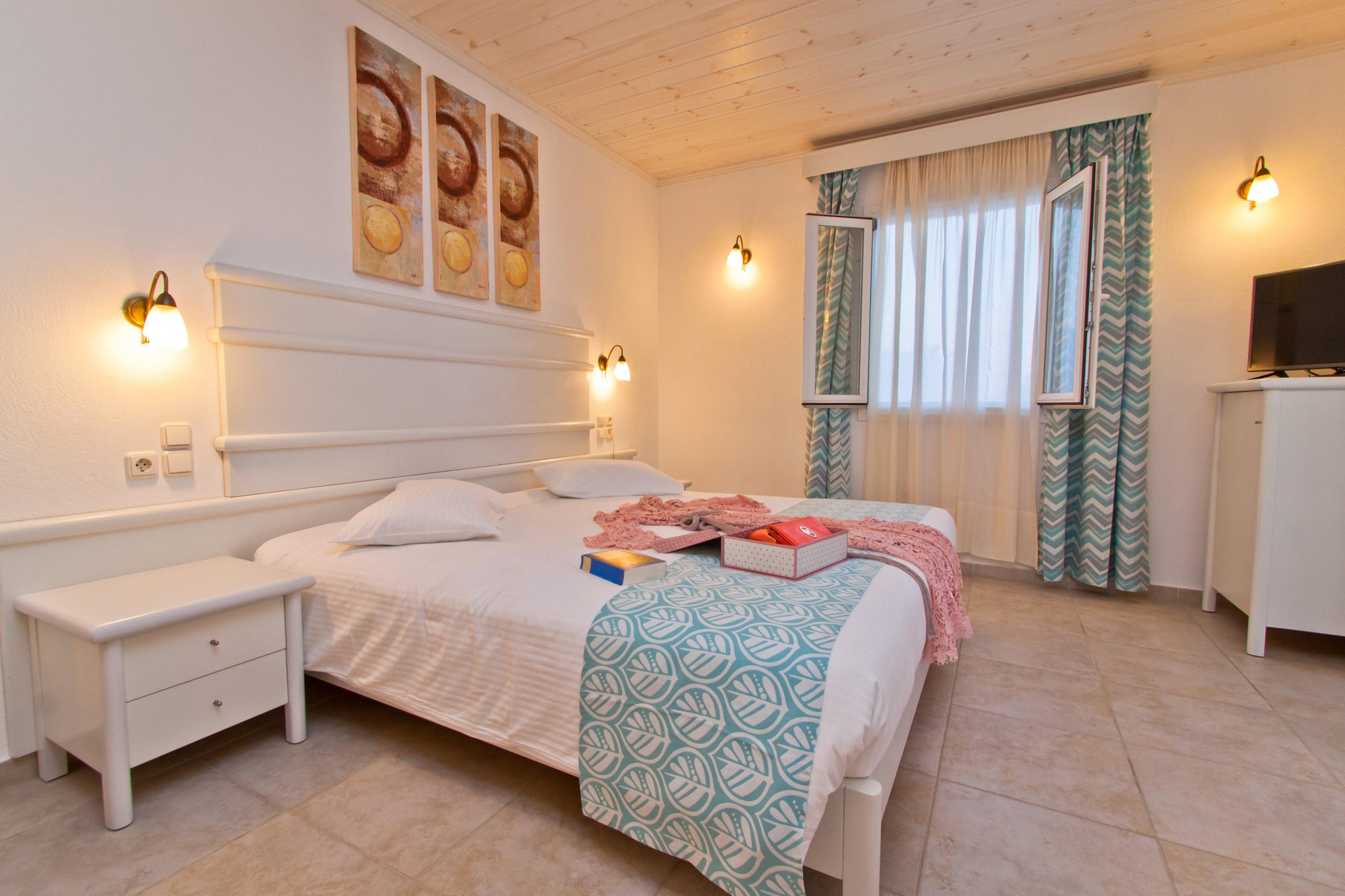 Otel Yiannaki 4*
