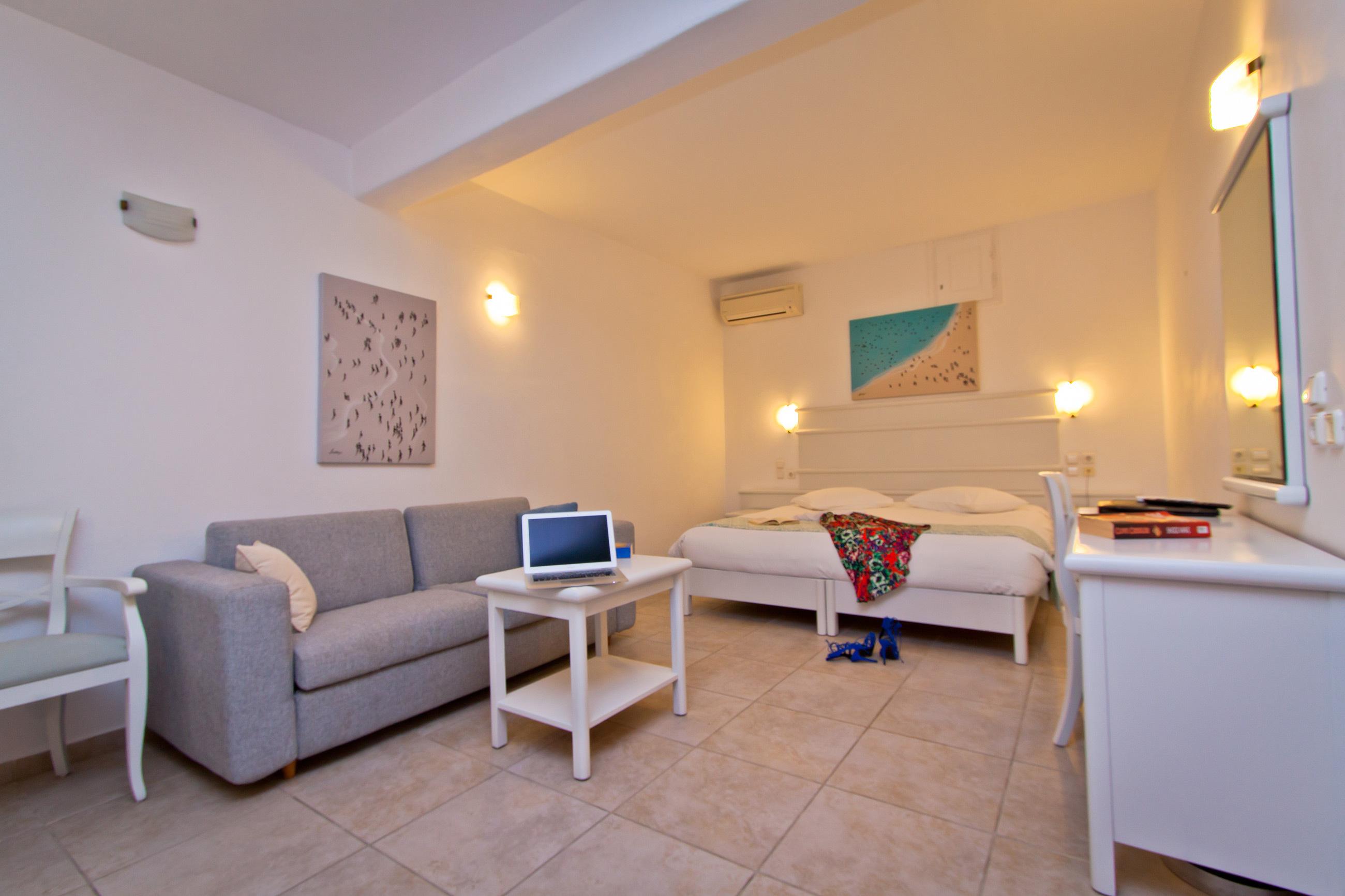Yiannaki Otel