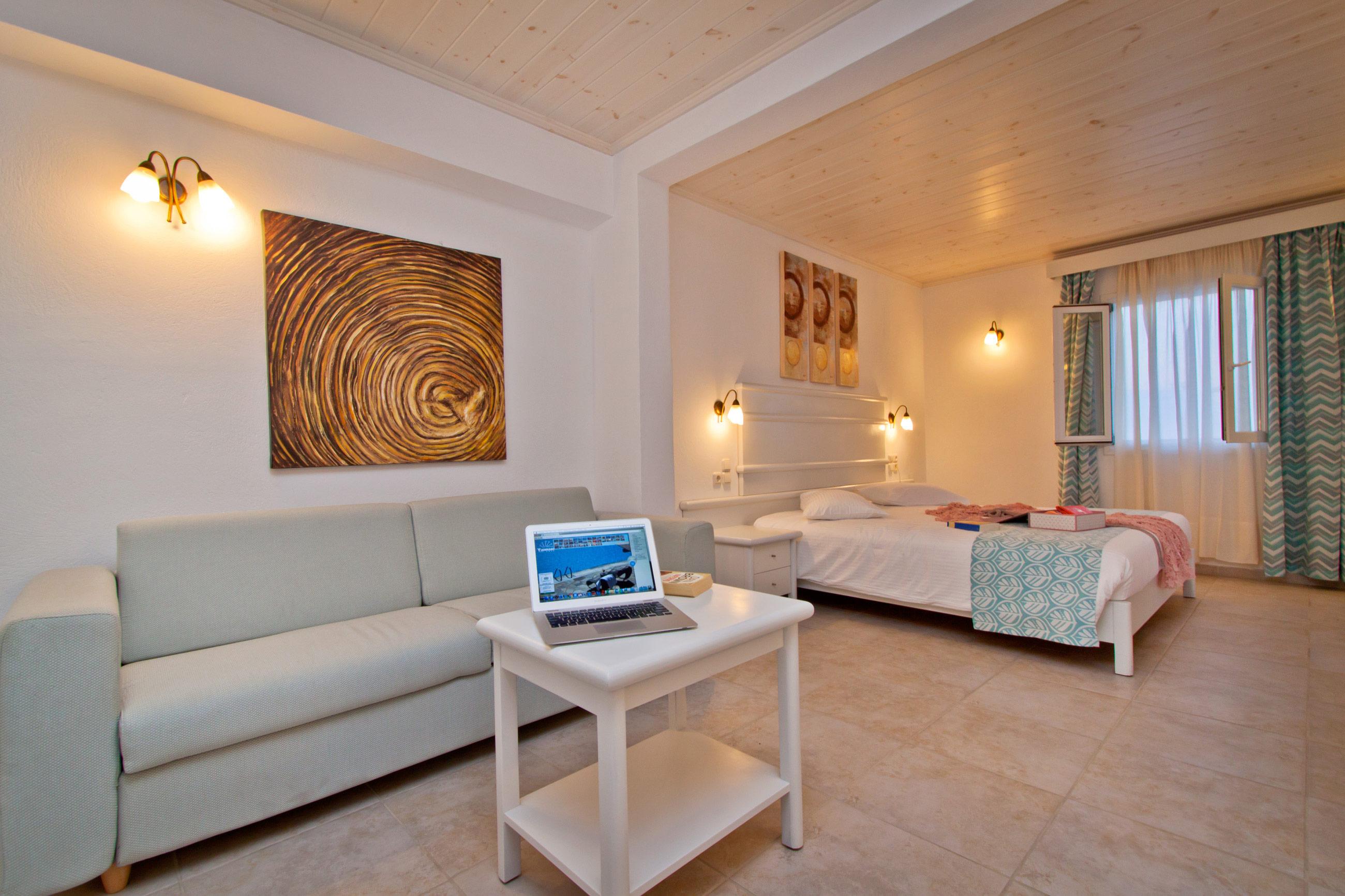 Yiannaki Otel 4*
